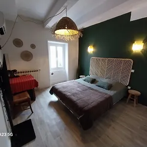 Le 18 By Benson Guest house